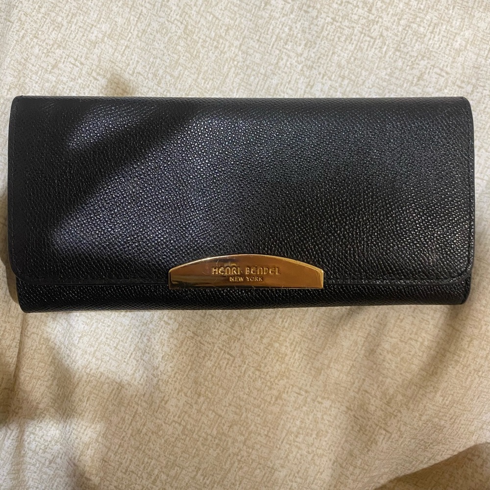 Henri Bendel Wallet